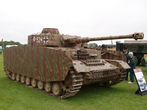 Немецкий средний танк Pz.Kpfw. IV (29 фото)