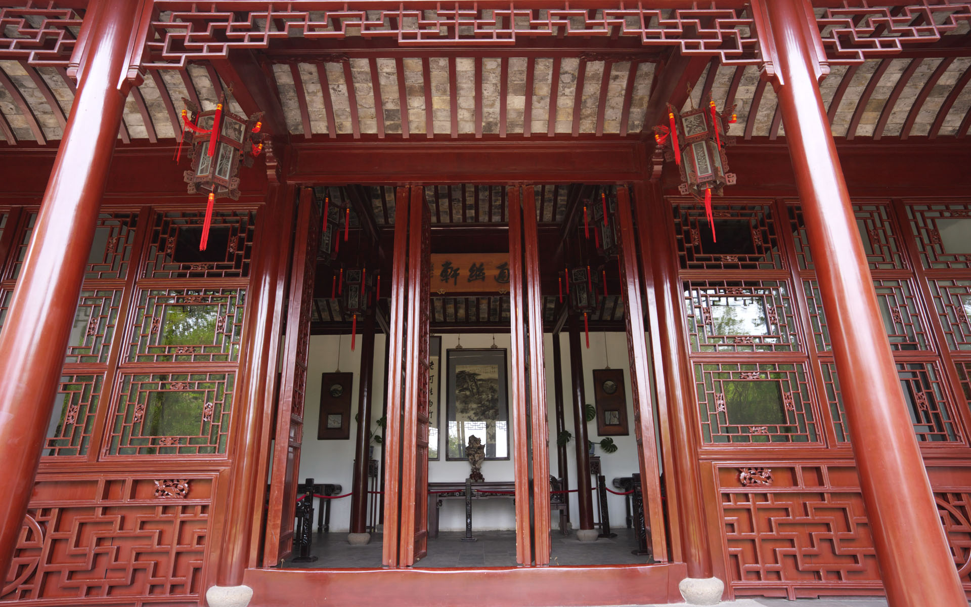 Серый дом на китайском. Традиционные китайские здания. Дом в китайском стиле. Китайская традиционная архитектура. Окна в китайском стиле.