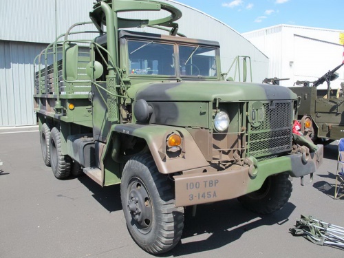 Американский армейский грузовик M35A1 Truck 2.5 ton 6x6 (109 фото)