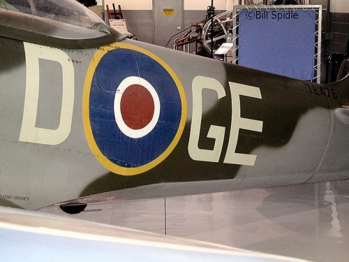 Английский истребитель Spitfire Mk XVI (28 фото)