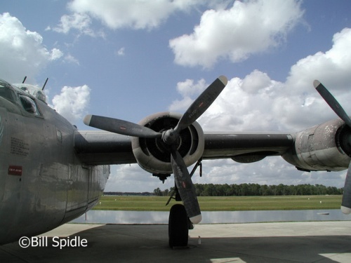 Американский тяжелый бомбардировщик B-24J Joe Liberator (35 работ)