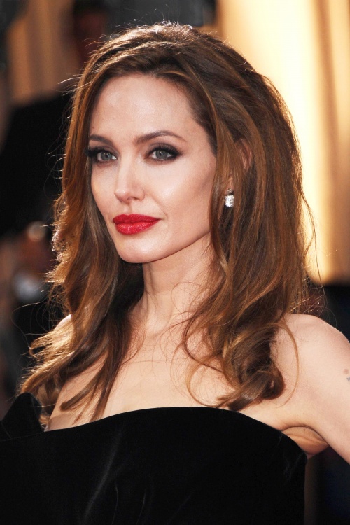 Angelina Jolie - The Oscars 2012 (84th Academy Awards) (41 фото)
