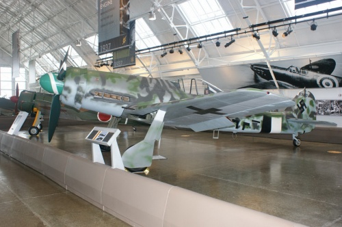 Немецкий мстребитель Fw 190D-13 (30 фото)