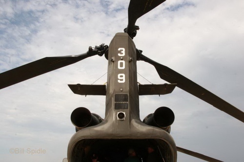 Американский транспортный вертолет Ch-47D (92-0309) Chinook (42 фото)