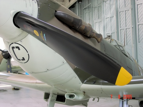 Английский истребитель Supermarine Spitfire VB (BM597) (43 фото)