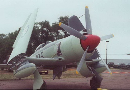 Истребитель Австралийских королевских ВВС Hawker Sea Fury (25 фото)