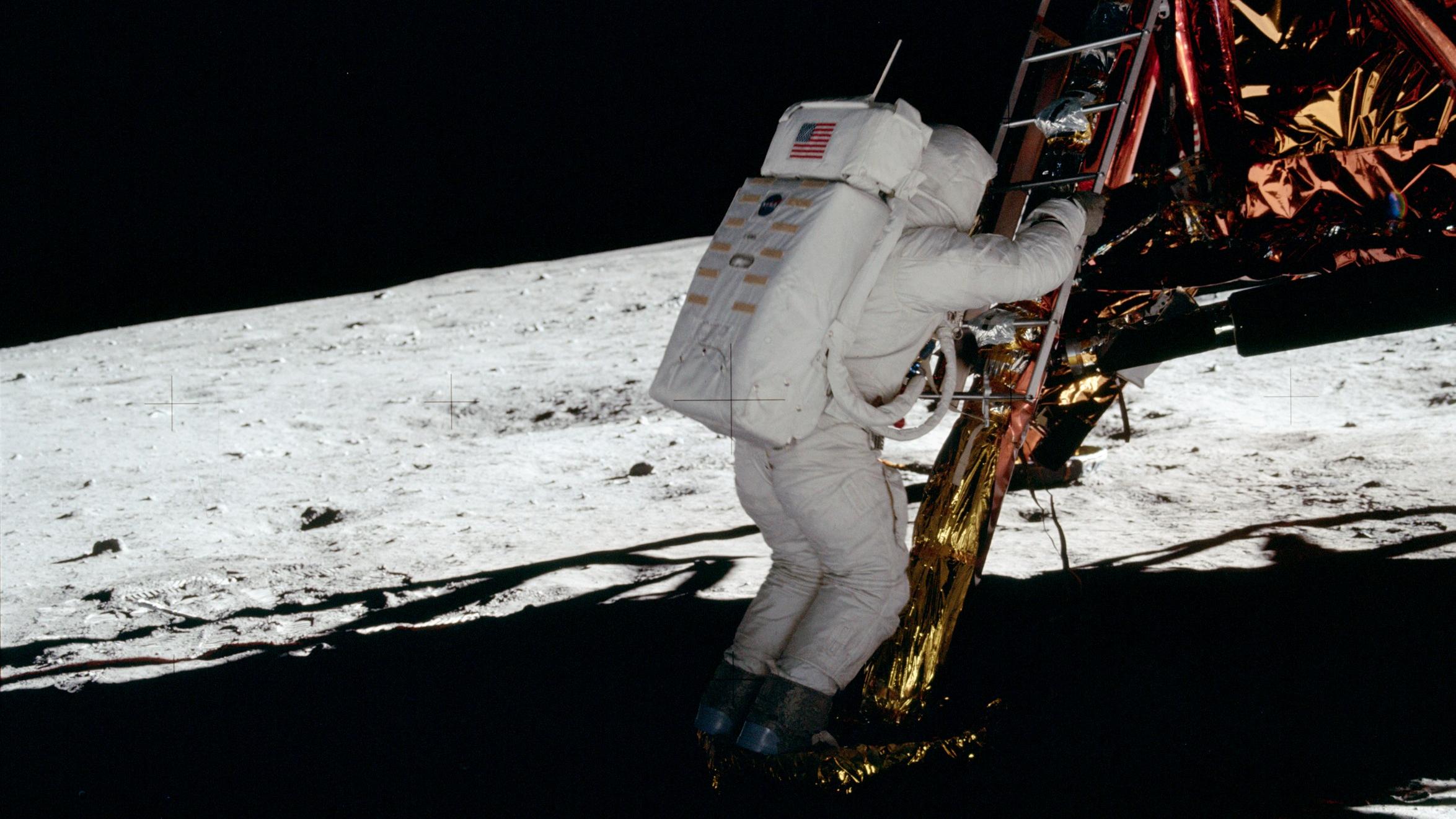 Полет на луну туристом. Аполлон 11 1969. Астронавты Аполлон 11. Аполлон 11 кадры.