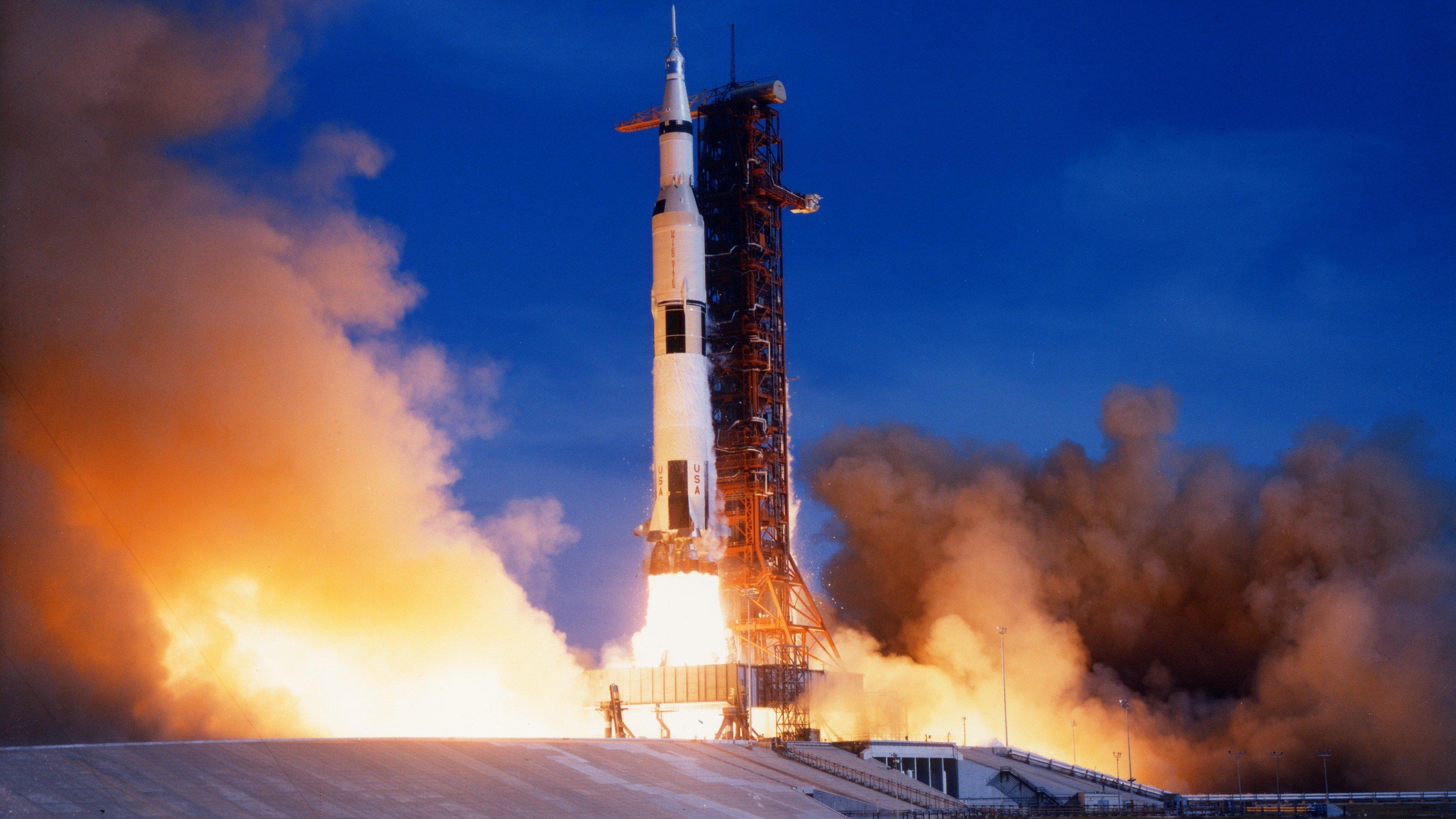 Старт 5 лет. Сатурн-5 ракета-носитель. Ракета Аполлон Сатурн 5. Сатурн 5 Аполлон 11. Saturn 5 Launch.