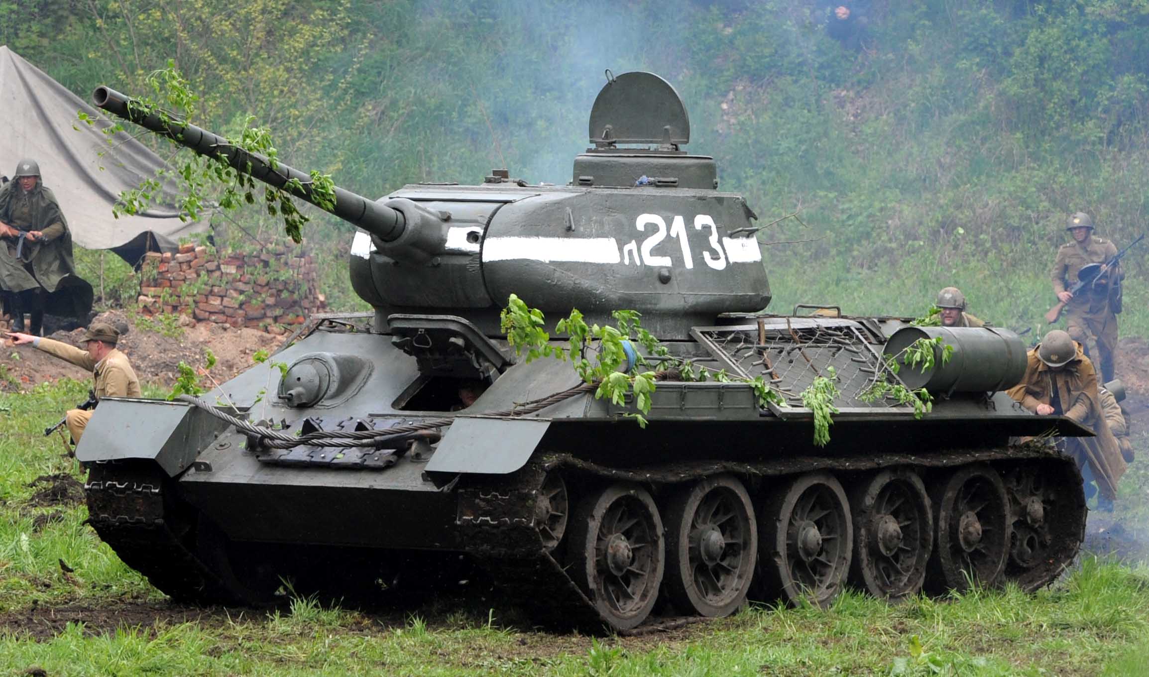 Разработчик т 34. Танк т-34-85. Танк т34. Т-34 85 Калибр. Танк т 34 ВОВ.