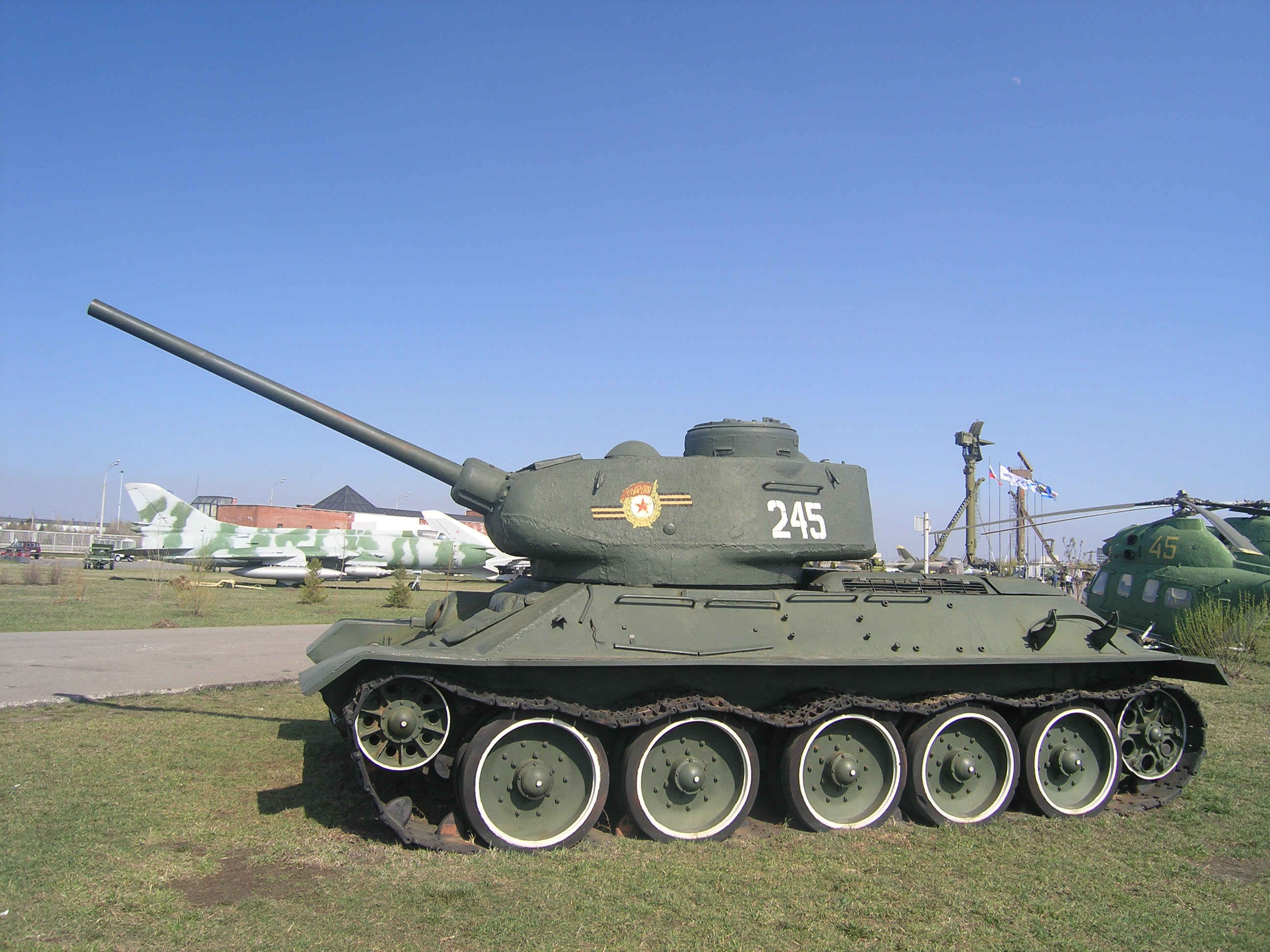Ти 34. Танк т-34-85. Т 34 85. Танк т34. Т-34 85 Калибр.