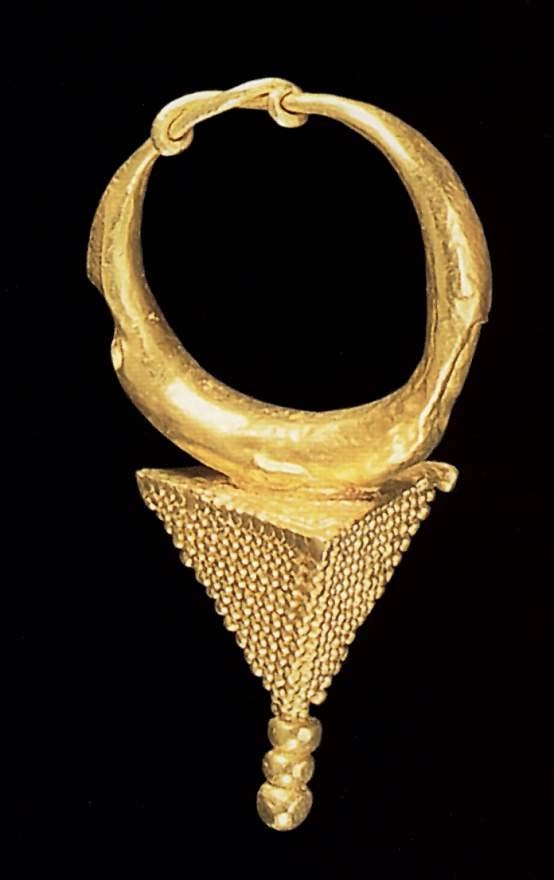 Золотые изделия египта