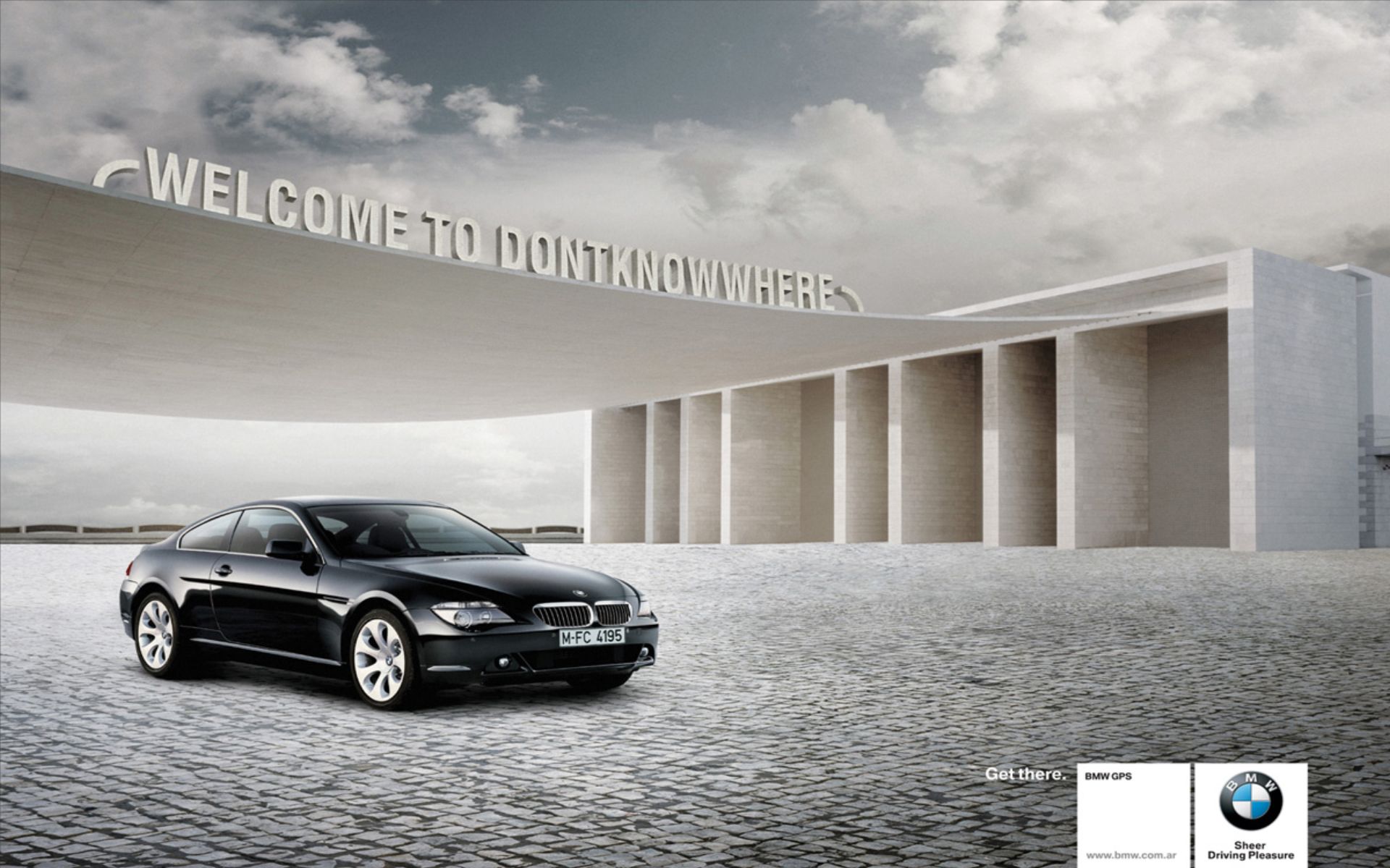 Реклама с бутусовым автомобиль. Реклама на машине. Креативная реклама BMW. Реклама автомобиля BMW. Креативная реклама автомобилей BMW.
