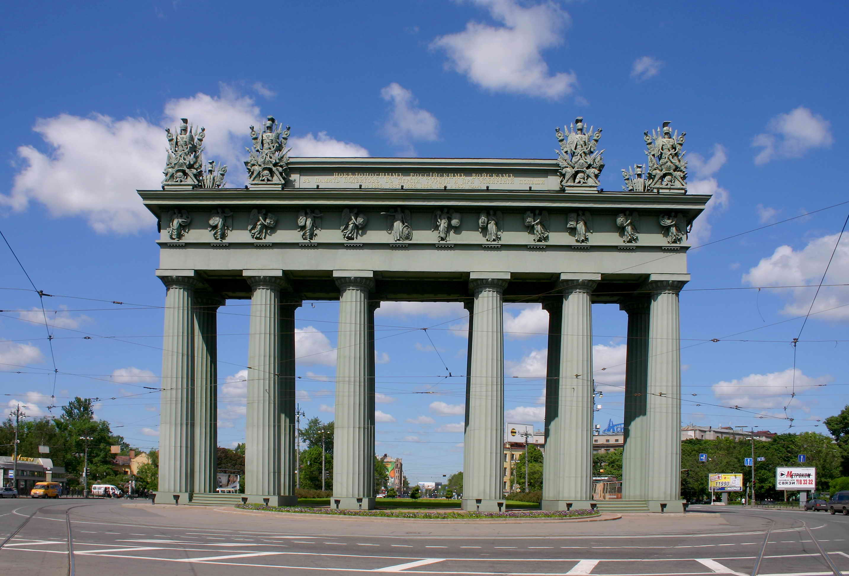 Московские ворота санкт петербург на карте. Арка московские ворота Санкт-Петербург. Московские триумфальные ворота в Санкт-Петербурге. Московская Триумфальная арка в Санкт-Петербурге. Триумфальные ворота СПБ Московский проспект.