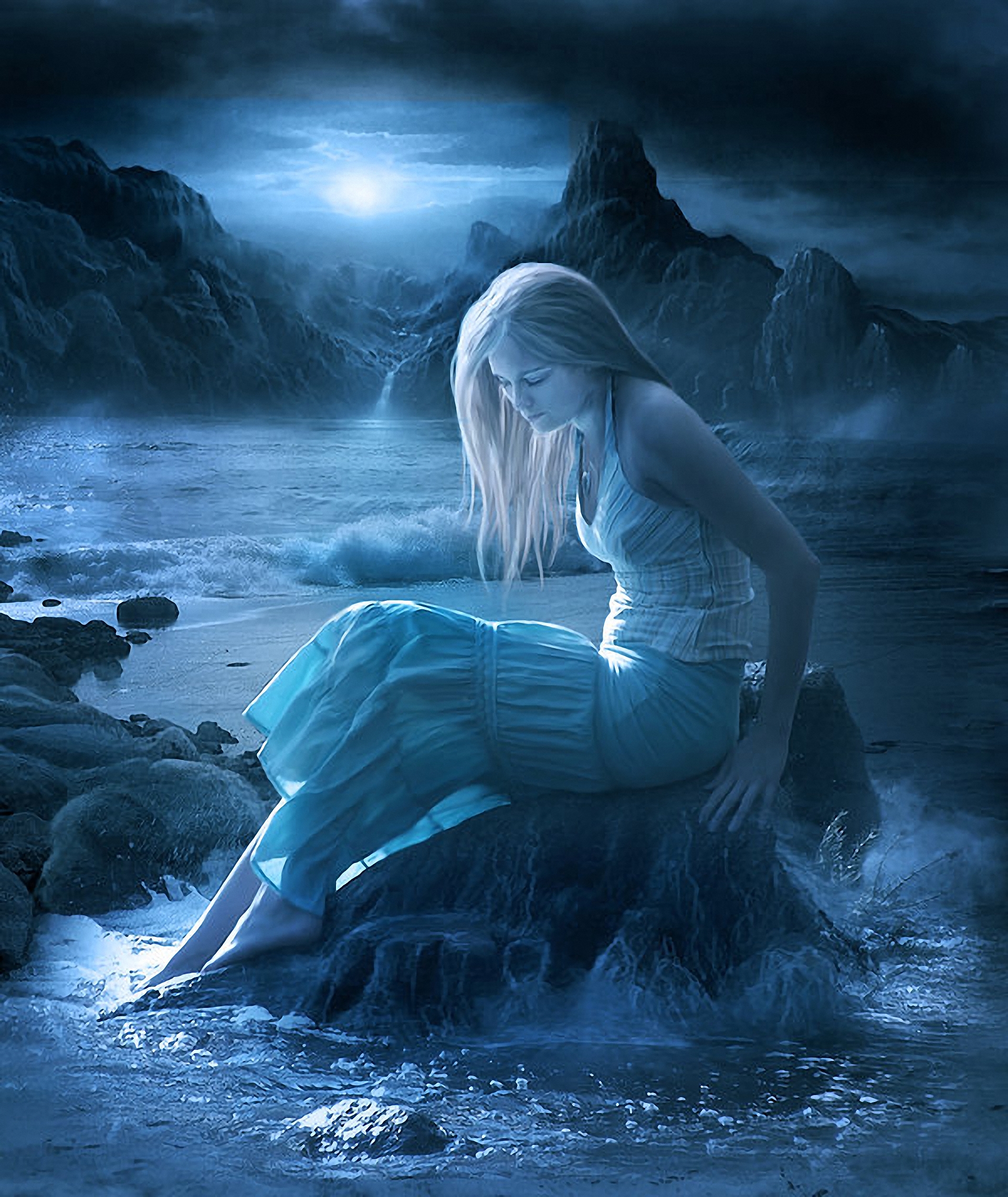 Луна купается. Девушка река фэнтези. Девушка у моря фэнтези. Девушка в лунном свете.