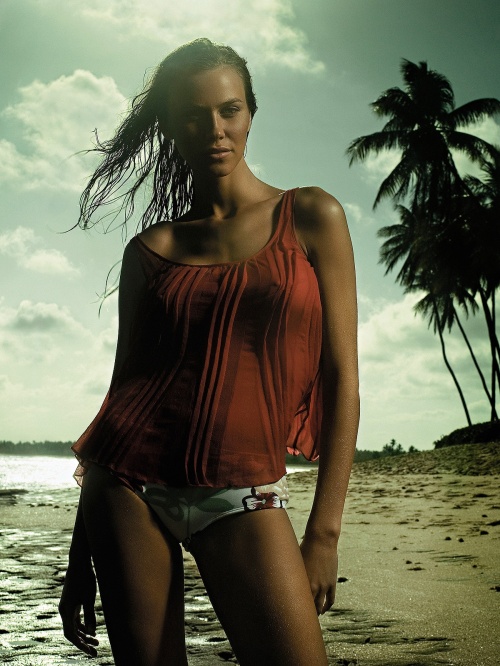 Бразильская модель Renata Kuerten – photoshoot for Vogue Brazil January 2008 (7 фото)