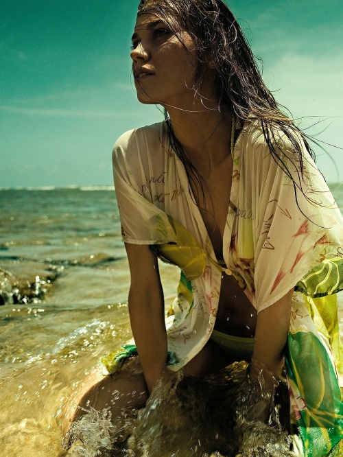 Бразильская модель Renata Kuerten – photoshoot for Vogue Brazil January 2008 (7 фото)