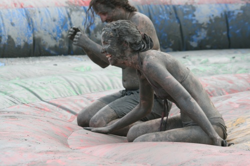 Девушки в грязи часть 2 - Girls in mud part 2 (30 фото)