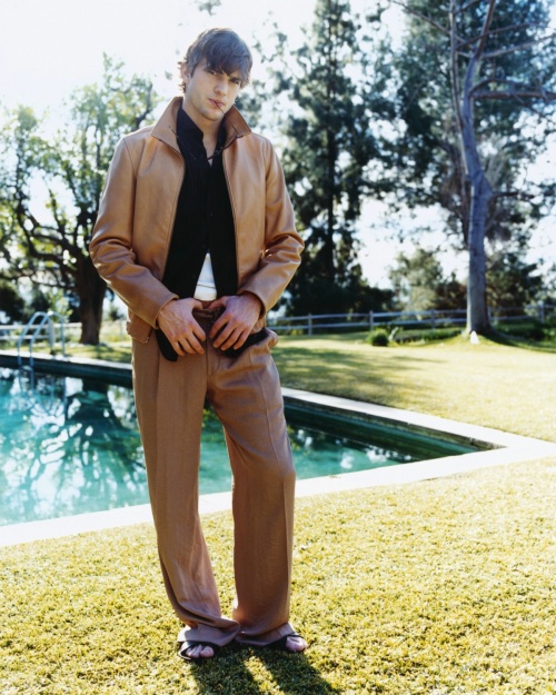 Ashton Kutcher- Фотосессия для журнала GQ (2003) (10 фото)
