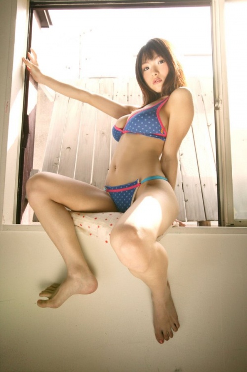 Mizuki Horii (Japanese Bikini Idol) (21 photos)